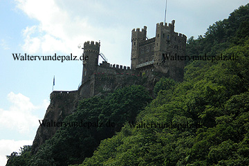 Burg Rheinstein bei Trechtingshausen im Mittelrheintal. Täglich für Besichtigungen mit Museum geöffnet.
