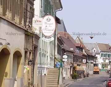 Deidesheim sanierte alte Weinstrasse
