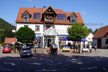 Gasthaus zur Wegelnburg in Nothweiler
