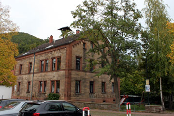 Altes Schulhaus von Grethen bei Bad Dürkheim an der Weinstraße.