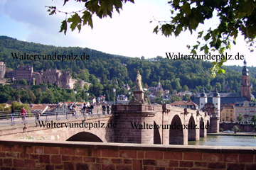 Heidelberg alte Brücke in der Altstadt.