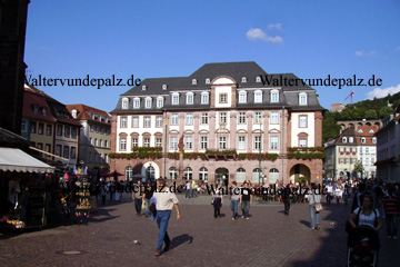 Heidelberg Rathaus an der Heiliggeistkirche.