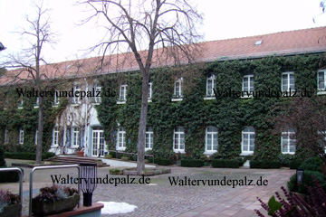 Hotel Domhof Speyer, Innenhof und Eingang zur Rezeption