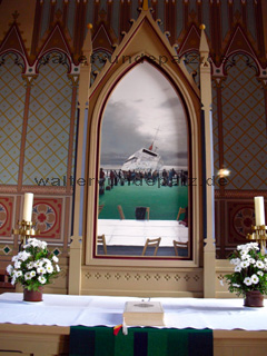 Altar in einer mittelalterlichen Kirche in Ostfriesland an der Nordsee.