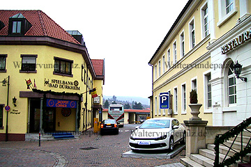Zufahrt zum Kurpark- Hotel in Bad Dürkheim an der Weinstraße