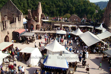 Markt im Mittelalter auf einer Ritter Burg in Deutschland