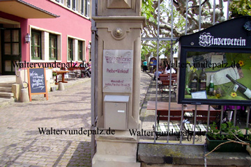 Gaeste im Restaurant Deidesheimer Winzerverein.