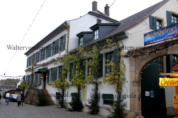 Die berühmteste Gaststätte von Deidesheim in der Pfalz