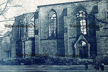 Zerstörte Kirche St. Dreifaltigkeit, Westseite mit Chor
